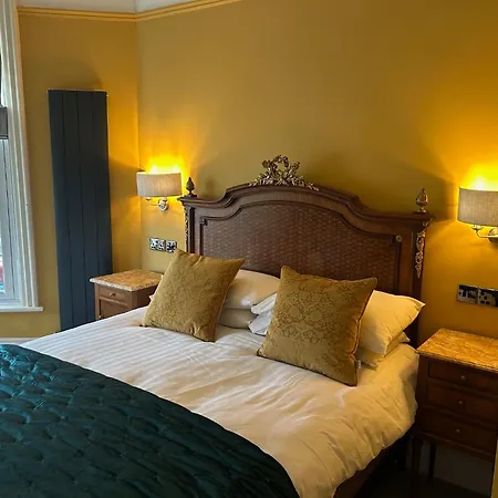 Baytree House 4*