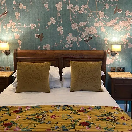 Baytree House 4*