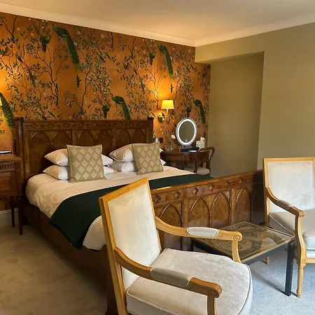 Baytree House 4*
