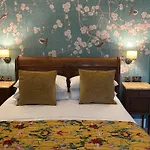 Baytree House 4*