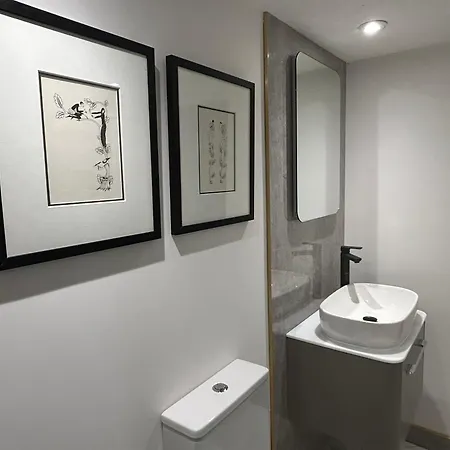 Baytree House 4* 해러게이트