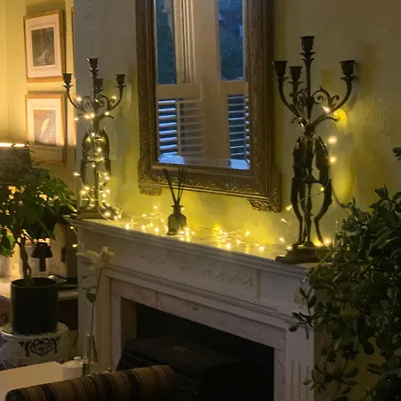 Baytree House 4* 해러게이트