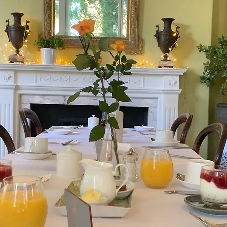 Baytree House 4*