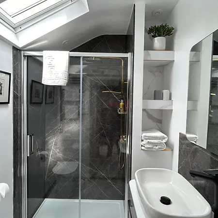 Baytree House 4* 해러게이트