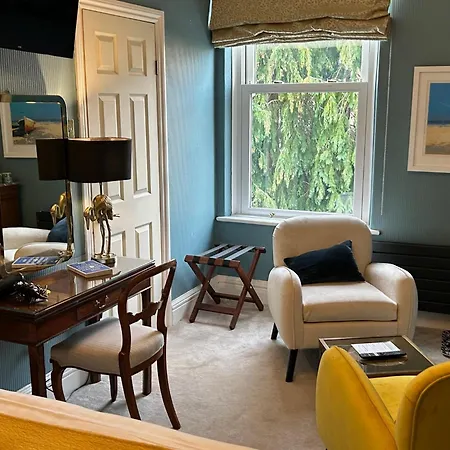 Baytree House 4* 해러게이트